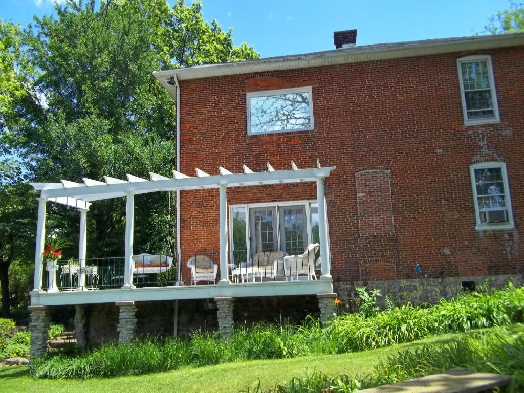 The Rivers Edge Executive Suites Tiffin Exterior foto