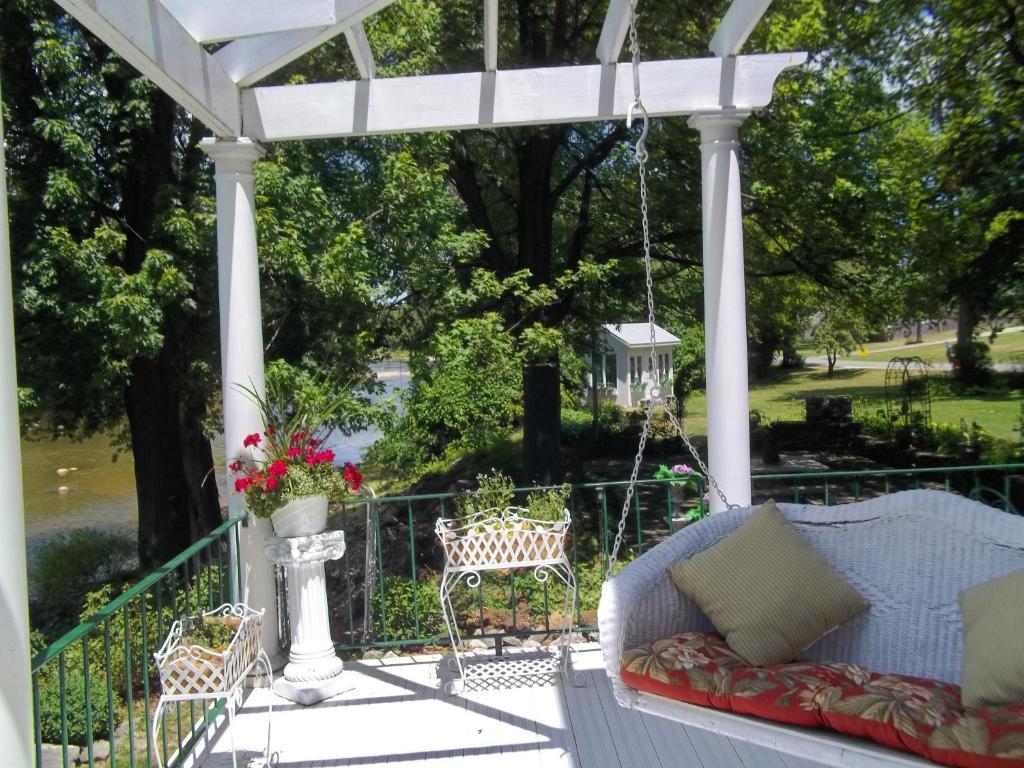 The Rivers Edge Executive Suites Tiffin Exterior foto